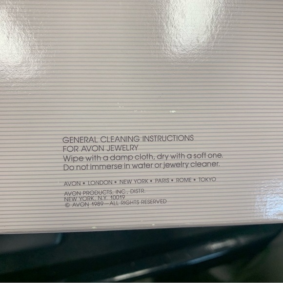 Avon “Touch of Blue” reversible  Necklace Silvertone 17-19” NIB 1989 - Picture 2 of 5